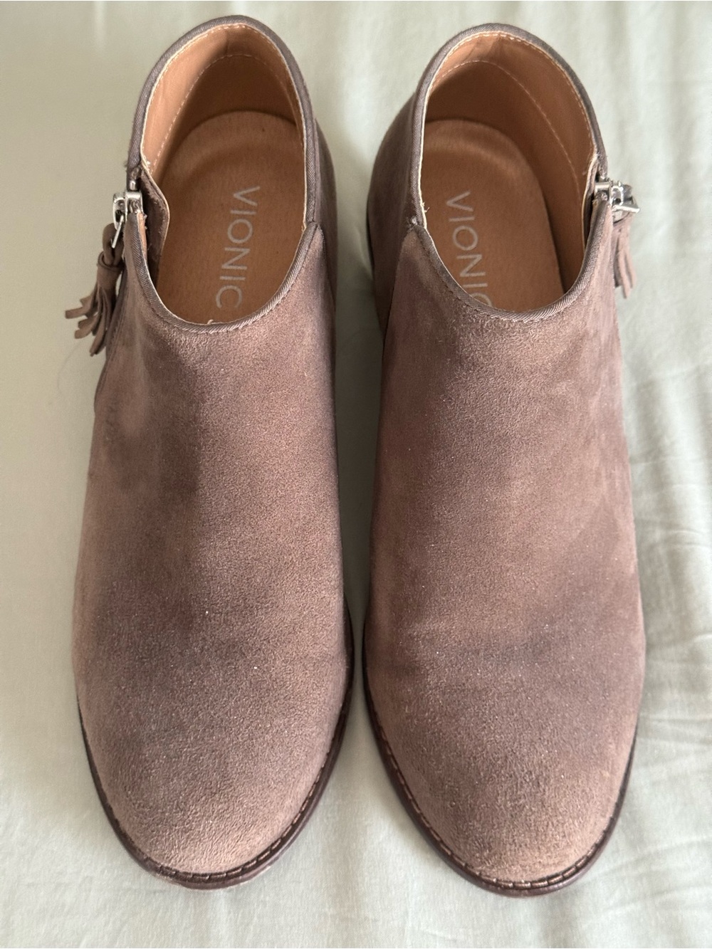 Vionic Taupe Suede Ankle Booties Side Zip Tassel Women’s Size 7
